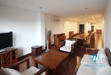 03 bedrooms apartment for rent in Truc Bach area, Ba Dinh district 